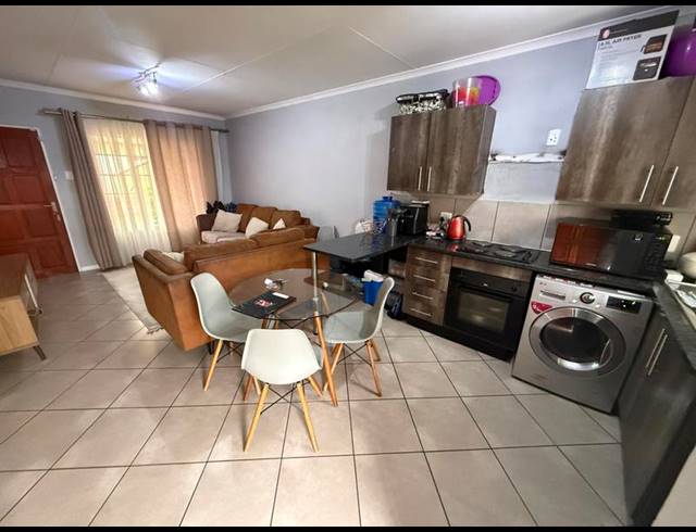 2 BEDROOM TOWNHOUSE FOR SALE IN THE REEDS